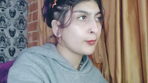 Snapshot of dak_7 chatting on 02.09.25 -- -- help me reach 100 hands up online show from 02.09.25