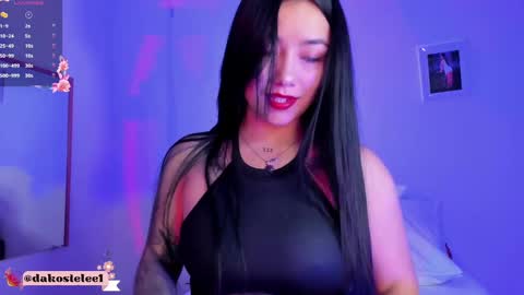 dakostelee1_ online show from 10.04.25