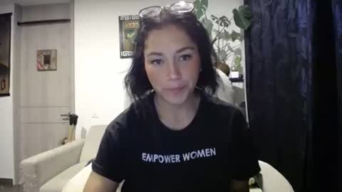 Snapshot of dakota01_ chatting on 12.20.24 IG dakotasofiaa online show from 12.20.24