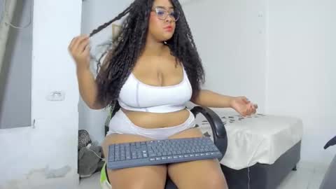 dakota__luxx online show from 09.28.25