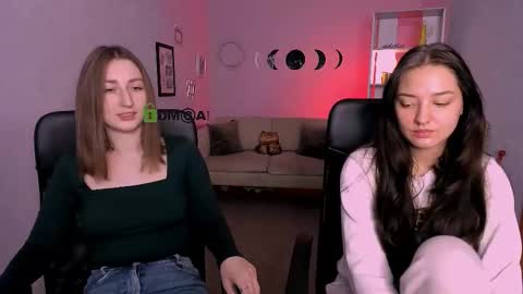 Snapshot of dakota_simple chatting on 12.18.25 Dakota online show from 12.18.25