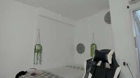 dakota_x18 online show from 11.11.25