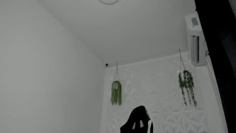 dakota_x18 online show from 12.15.25