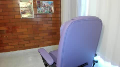 The girl of your dreams o online show from 02.25.25