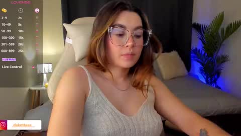 dakottaa__ online show from 10.30.25