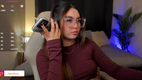 dakottaa__ online show from 11.25.25