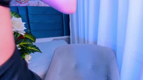 Snapshot of dakottahill chatting on 01.19.25   online show from 01.19.25