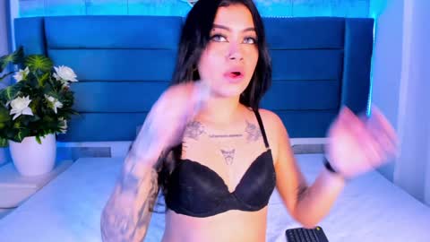 Snapshot of dakottahill chatting on 01.20.25   online show from 01.20.25