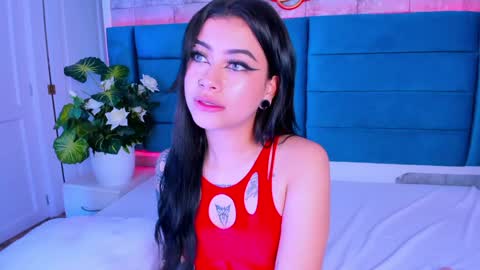 Snapshot of dakottahill chatting on 02.05.25   online show from 02.05.25