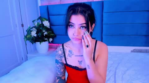 Snapshot of dakottahill chatting on 02.08.25   online show from 02.08.25