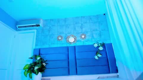 Snapshot of dakottahill chatting on 02.22.25   online show from 02.22.25