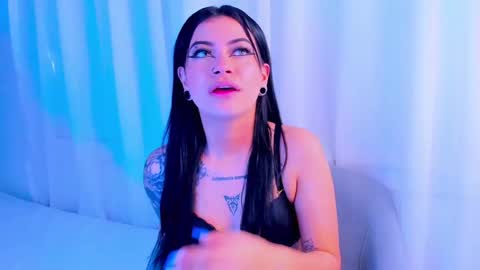 Snapshot of dakottahill chatting on 02.27.25   online show from 02.27.25