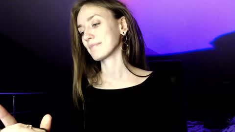Snapshot of dalia_peach chatting on 12.11.24 Dalia online show from 12.11.24