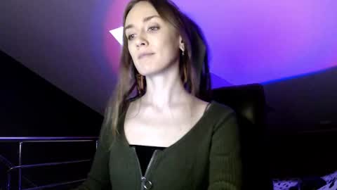 Snapshot of dalia_peach chatting on 12.12.24 Dalia online show from 12.12.24