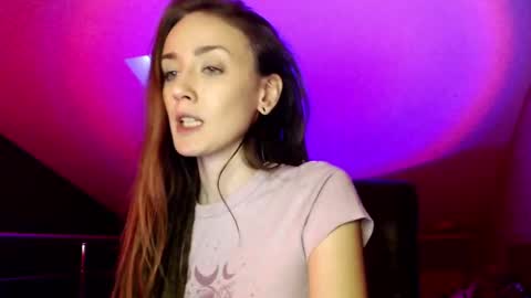 Snapshot of dalia_peach chatting on 12.14.24 Dalia online show from 12.14.24