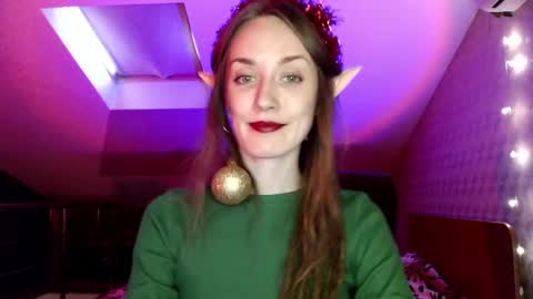 Snapshot of dalia_peach chatting on 12.22.24 Dalia online show from 12.22.24