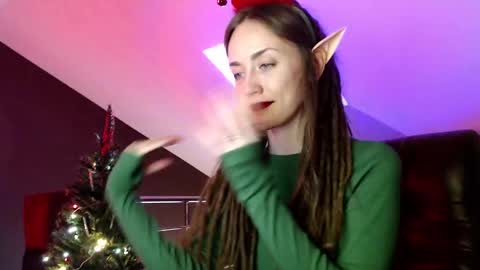 Snapshot of dalia_peach chatting on 12.25.24 Dalia online show from 12.25.24