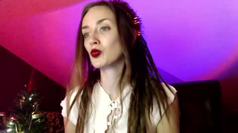 Snapshot of dalia_peach chatting on 12.26.24 Dalia online show from 12.26.24