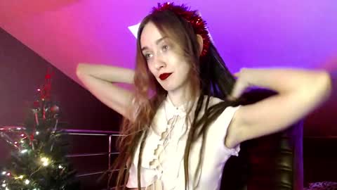 Snapshot of dalia_peach chatting on 12.29.24 Dalia online show from 12.29.24