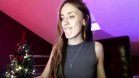 Snapshot of dalia_peach chatting on 12.30.24 Dalia online show from 12.30.24