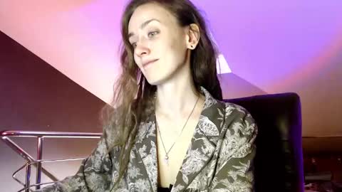 Snapshot of dalia_peach chatting on 01.10.25 Dalia online show from 01.10.25