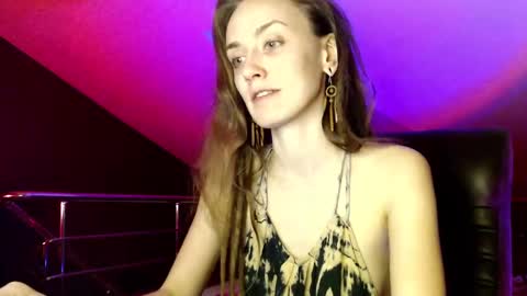 Snapshot of dalia_peach chatting on 01.10.25 Dalia online show from 01.10.25