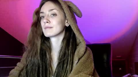 Snapshot of dalia_peach chatting on 01.16.25 Dalia online show from 01.16.25