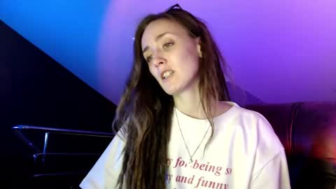 Snapshot of dalia_peach chatting on 01.19.25 Dalia online show from 01.19.25