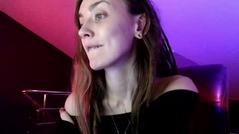 Snapshot of dalia_peach chatting on 01.22.25 Dalia online show from 01.22.25