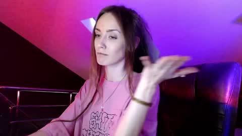 Snapshot of dalia_peach chatting on 01.25.25 Dalia online show from 01.25.25
