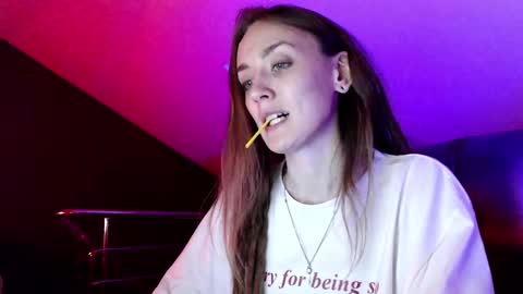 Snapshot of dalia_peach chatting on 01.28.25 Dalia online show from 01.28.25