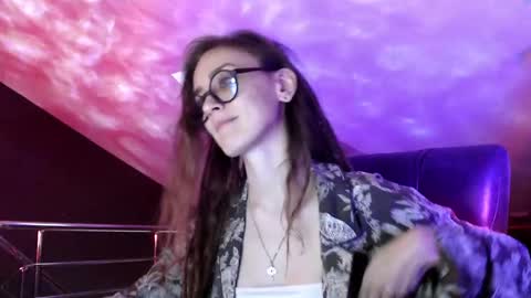 Snapshot of dalia_peach chatting on 02.04.25 Dalia online show from 02.04.25