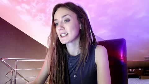 Snapshot of dalia_peach chatting on 02.13.25 Dalia online show from 02.13.25