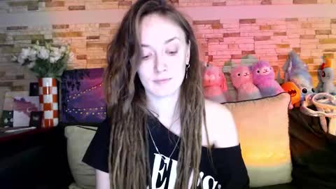 Snapshot of dalia_peach chatting on 09.25.25 Dalia online show from 09.25.25