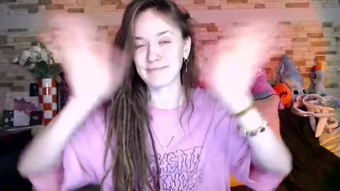 Snapshot of dalia_peach chatting on 09.28.25 Dalia online show from 09.28.25