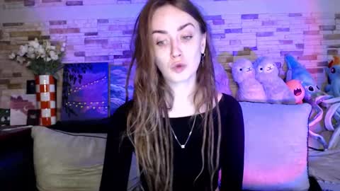 Snapshot of dalia_peach chatting on 09.30.25 Dalia online show from 09.30.25