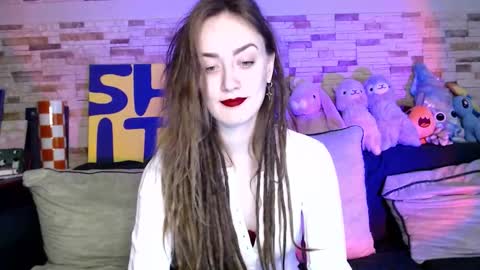 Snapshot of dalia_peach chatting on 10.13.25 Dalia online show from 10.13.25