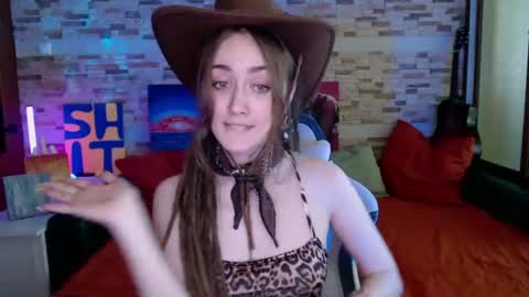 Snapshot of dalia_peachy chatting on 07.21.26 Dalia online show from 07.21.26