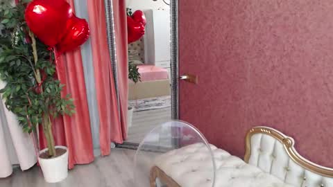 Snapshot of daliahaven chatting on 02.14.26 DaliaHaven online show from 02.14.26