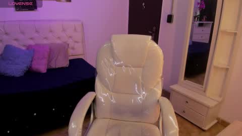 Snapshot of dalilah_420 chatting on 12.02.25 dalilah_420 online show from 12.02.25