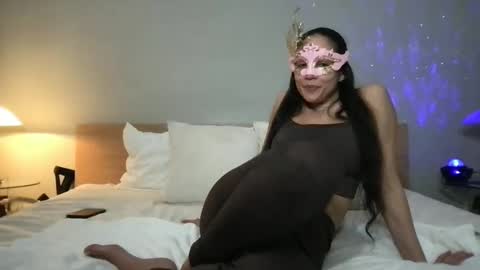 Snapshot of damiralux chatting on 02.20.25 Damira Lux online show from 02.20.25