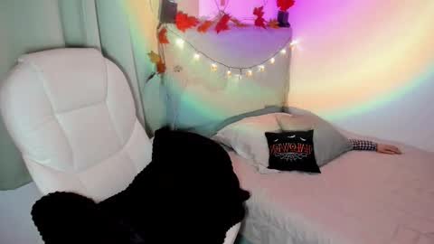 Criss online show from 10.18.25