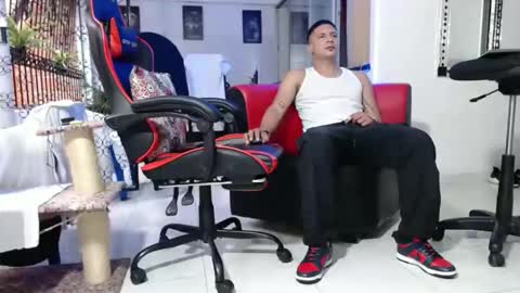 Snapshot of damyan_2003 chatting on 12.30.24 damyan_2003 online show from 12.30.24