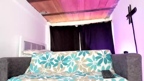 Snapshot of dana_777 chatting on 10.30.25 Dayana online show from 10.30.25