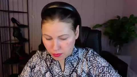 Dana Dom online show from 03.20.26