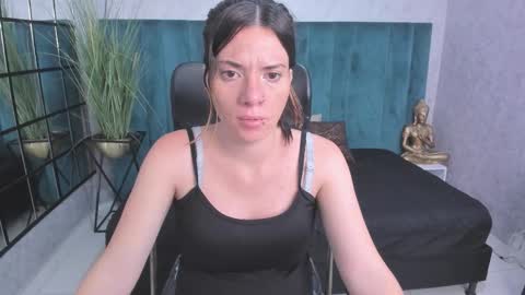 Danaa Rey online show from 01.14.26