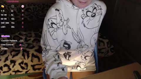 Snapshot of danbie_leen chatting on 11.13.25 danbie_leen online show from 11.13.25