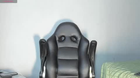 Snapshot of dancelwashington chatting on 10.05.25 Dancel online show from 10.05.25