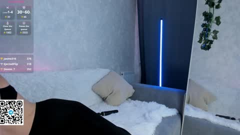 Bella online show from 12.21.24