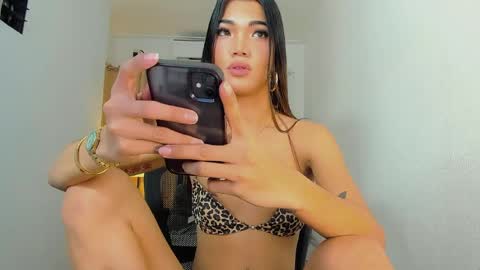 STEPHANIE online show from 06.04.26
